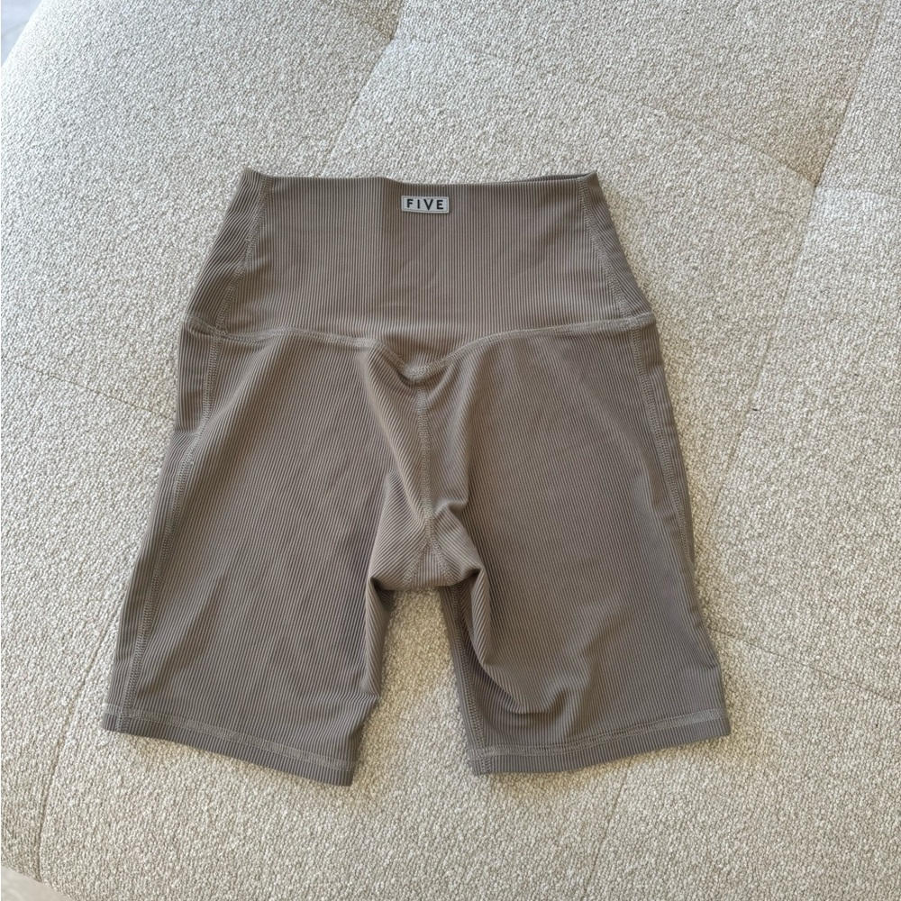 FIVE High Waisted Ribbed Biker Shorts Size Small Taupe Gray - Picture 2 of 2